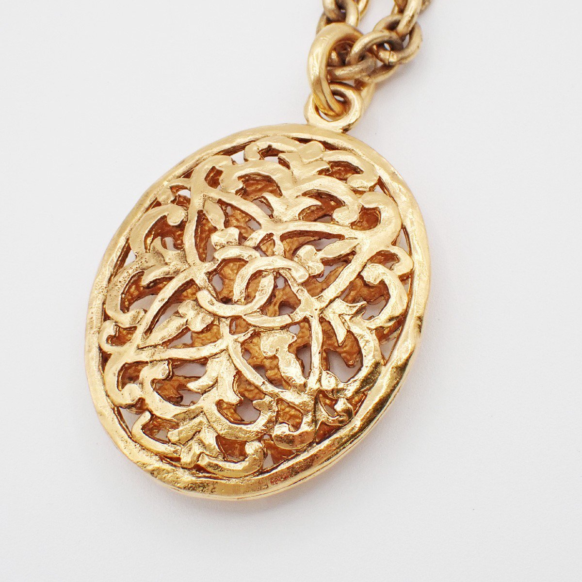 Chanel Chanel CC Pendant Chain Necklace Metal Goud