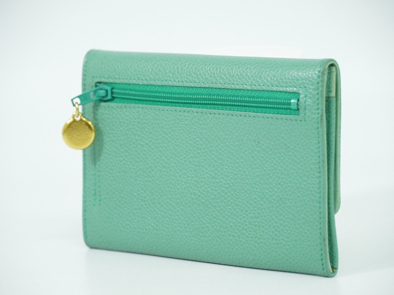 Chanel Chanel CC Compact Wallet Caviar Groen