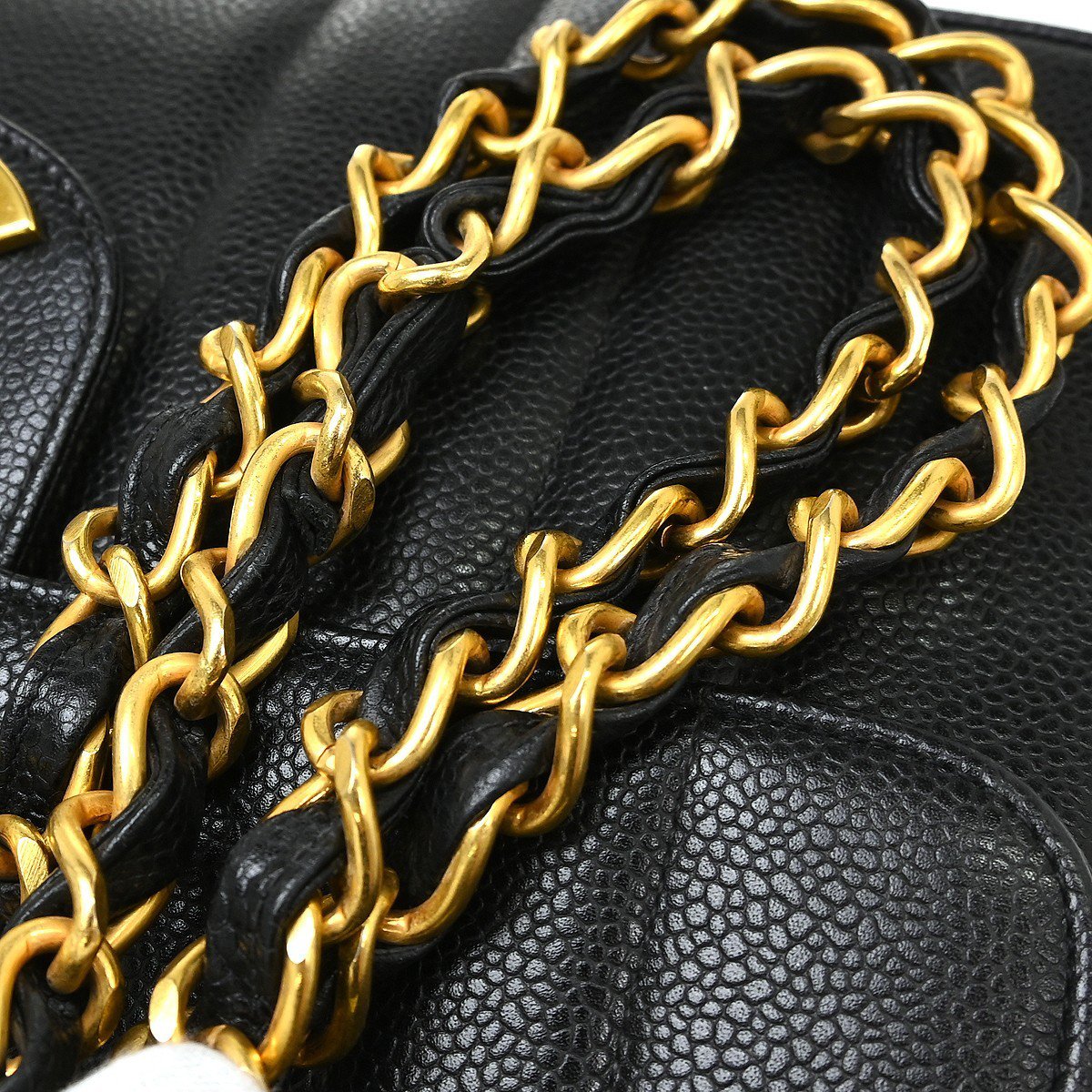 Chanel Classic Flap vertical quilted caviar Jumbo Zwart