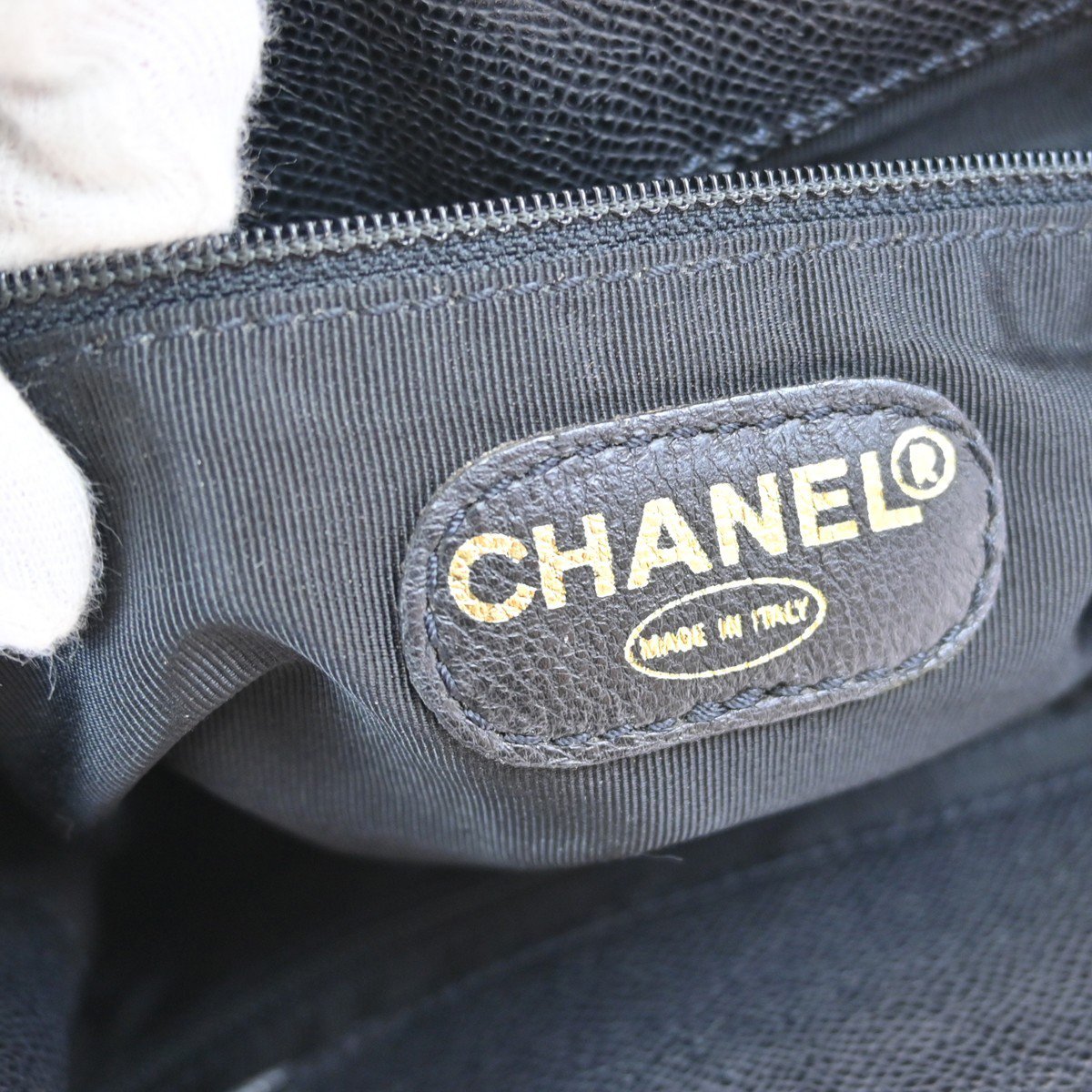 Chanel Chanel Vintage CC Resin Flap Backpack Leather Medium Zwart