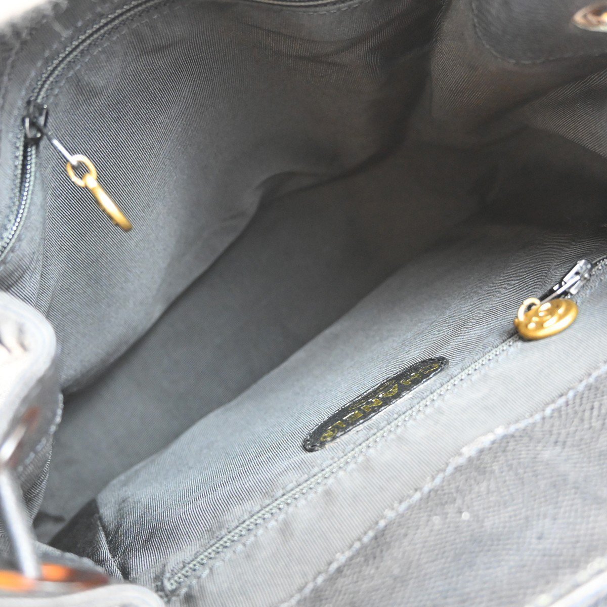 Chanel Chanel Vintage CC Resin Flap Backpack Leather Medium Zwart