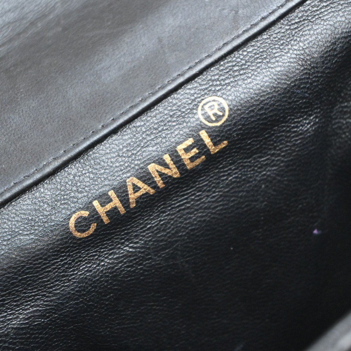 Chanel Duma Drawstring Quilted Leather Small Zwart