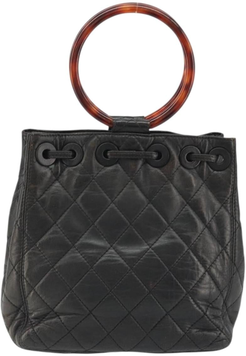 Chanel Chanel Vintage Resin Handle Drawstring Bucket Bag Quilted Lambskin Medium Zwart