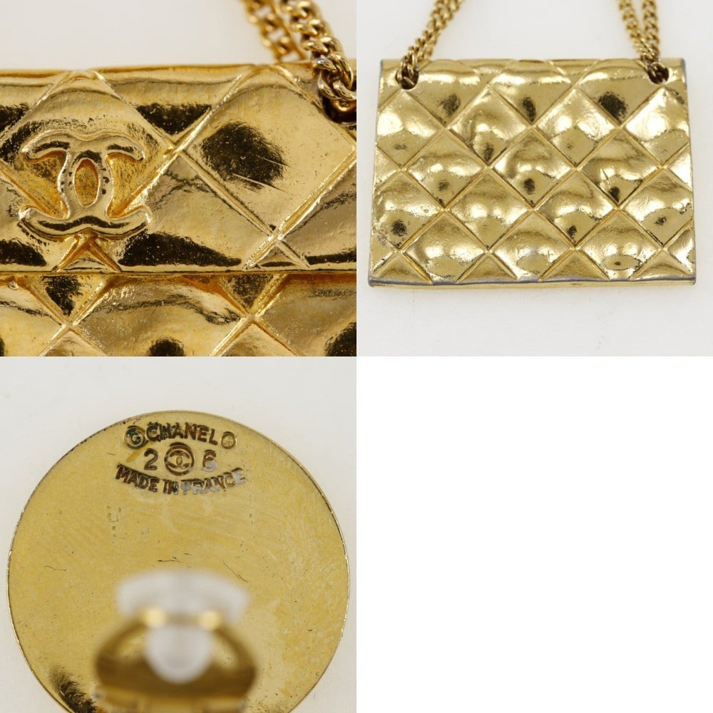 Chanel Chanel Vintage Medallion Flap Bag Brooch Metal Goud