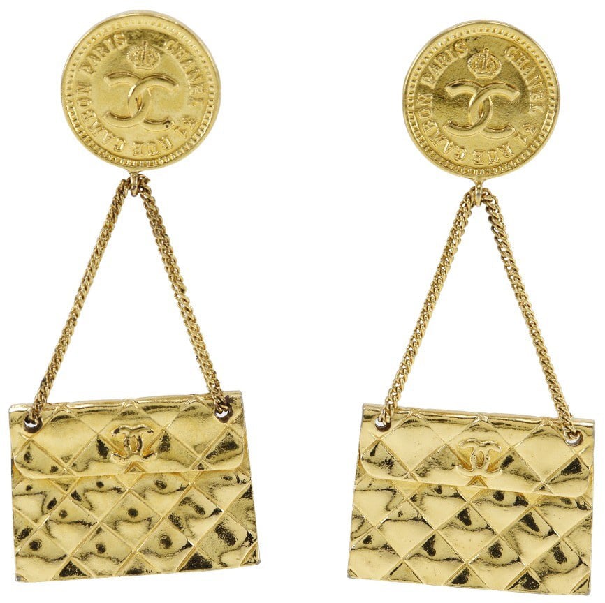 Chanel Chanel Vintage Medallion Flap Bag Brooch Metal Goud