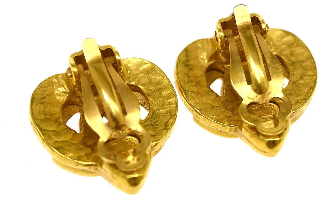 Chanel Vintage CC Diamond Shape Clips-On Gold-Plated Goud