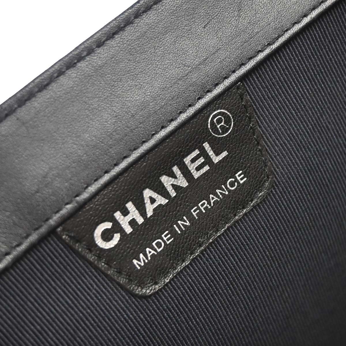 Chanel Vintage Chocolate Bar Tote Quilted Leather Zwart