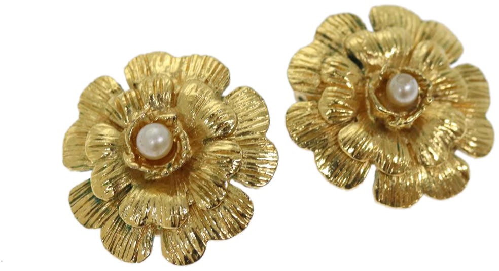 Chanel Chanel Vintage Camellia Clip-On Earrings Metal Goud