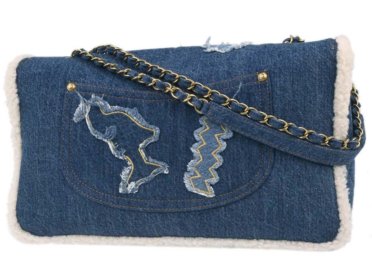 Chanel Chanel Egyptian Hieroglyph Flap Bag Denim and Shearling Medium Blauw