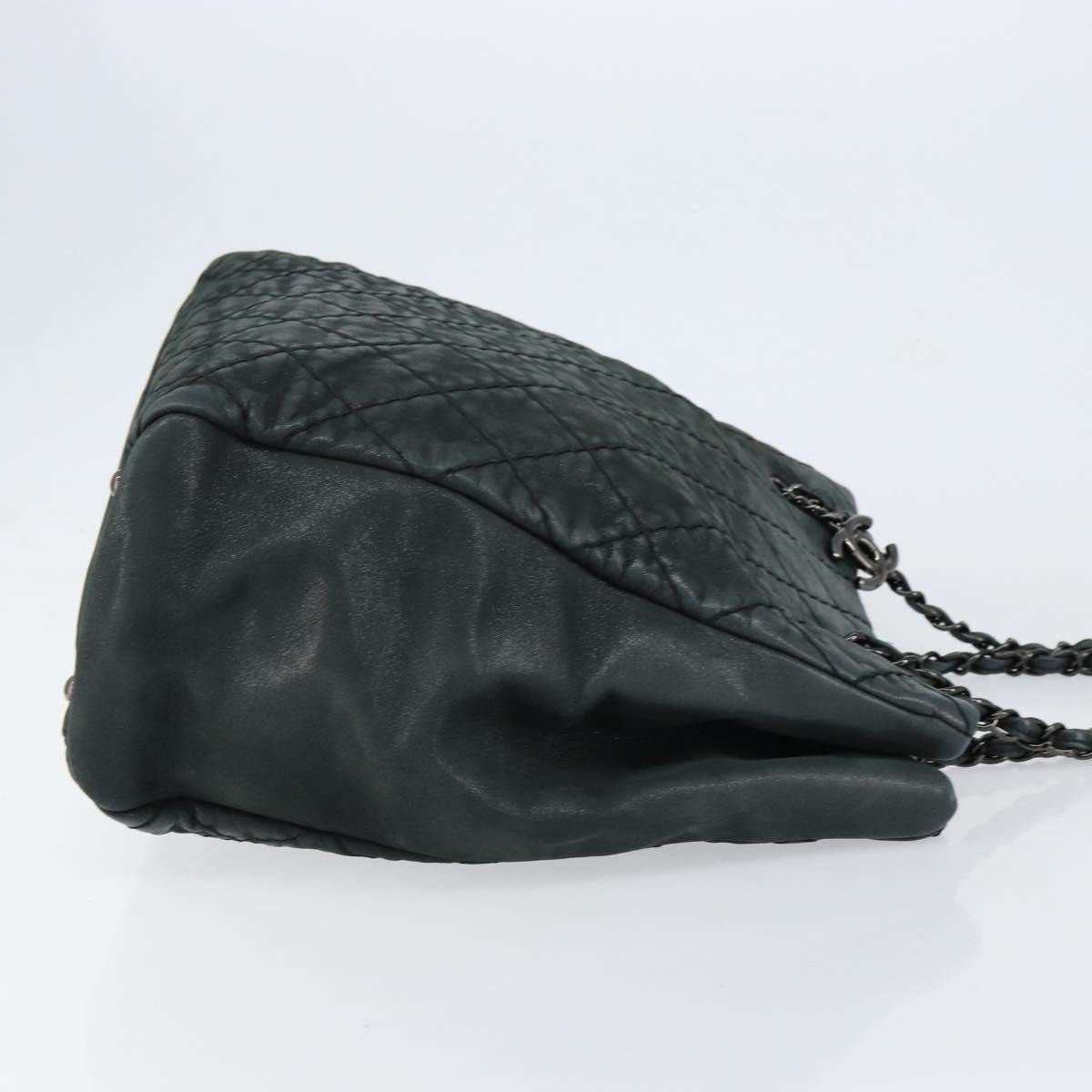 Chanel Chanel CC Charm Tote Quilted Iridescent Calfskin Tall Groen