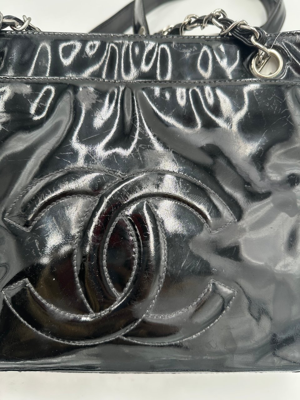 Chanel Chanel BLACK PATENT LEATHER HANDBAG diana Medium Zwart