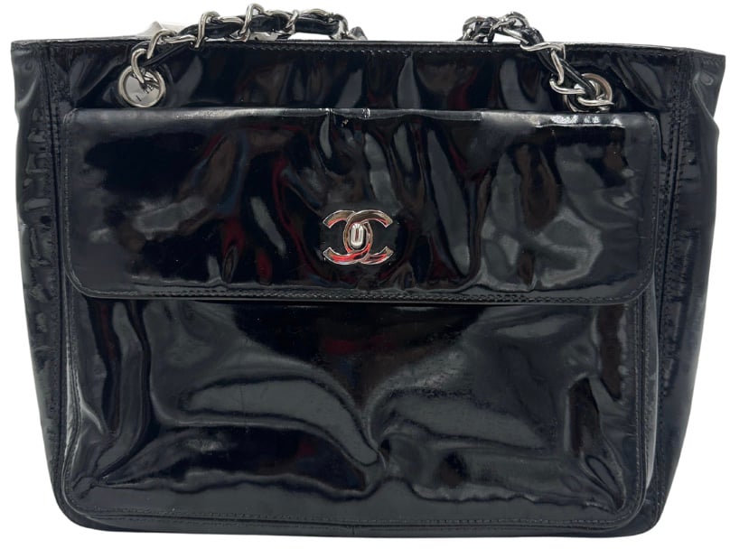 Chanel Chanel BLACK PATENT LEATHER HANDBAG diana Medium Zwart
