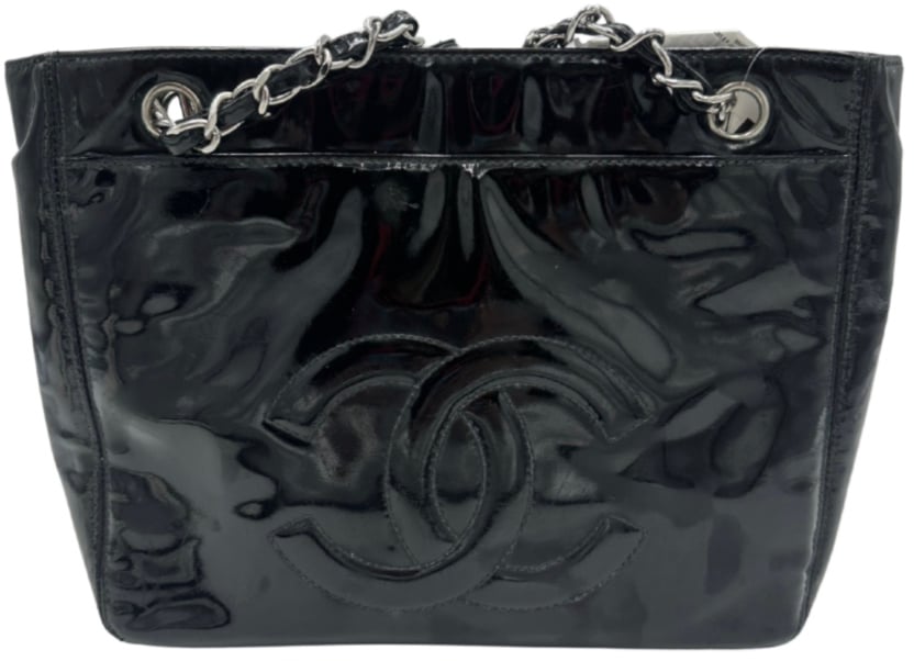 Chanel Chanel BLACK PATENT LEATHER HANDBAG diana Medium Zwart