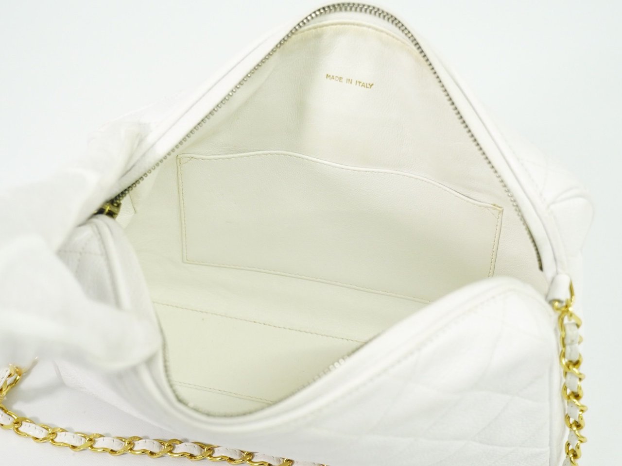 Chanel Chanel Vintage Diamond CC Camera Shoulder Bag Quilted Caviar Medium Wit