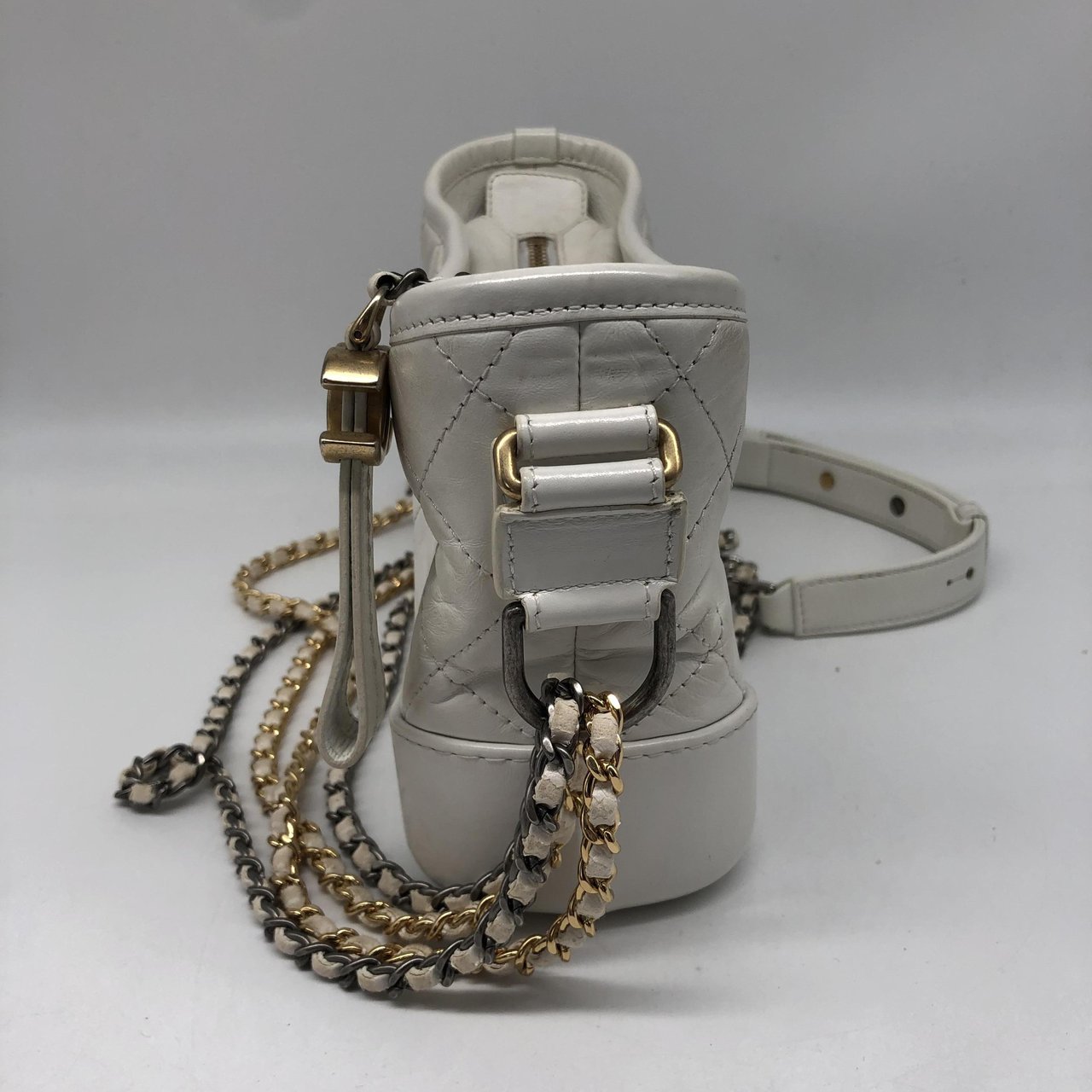 Chanel Gabrielle Hobo Quilted Aged Calfskin Small Wit
