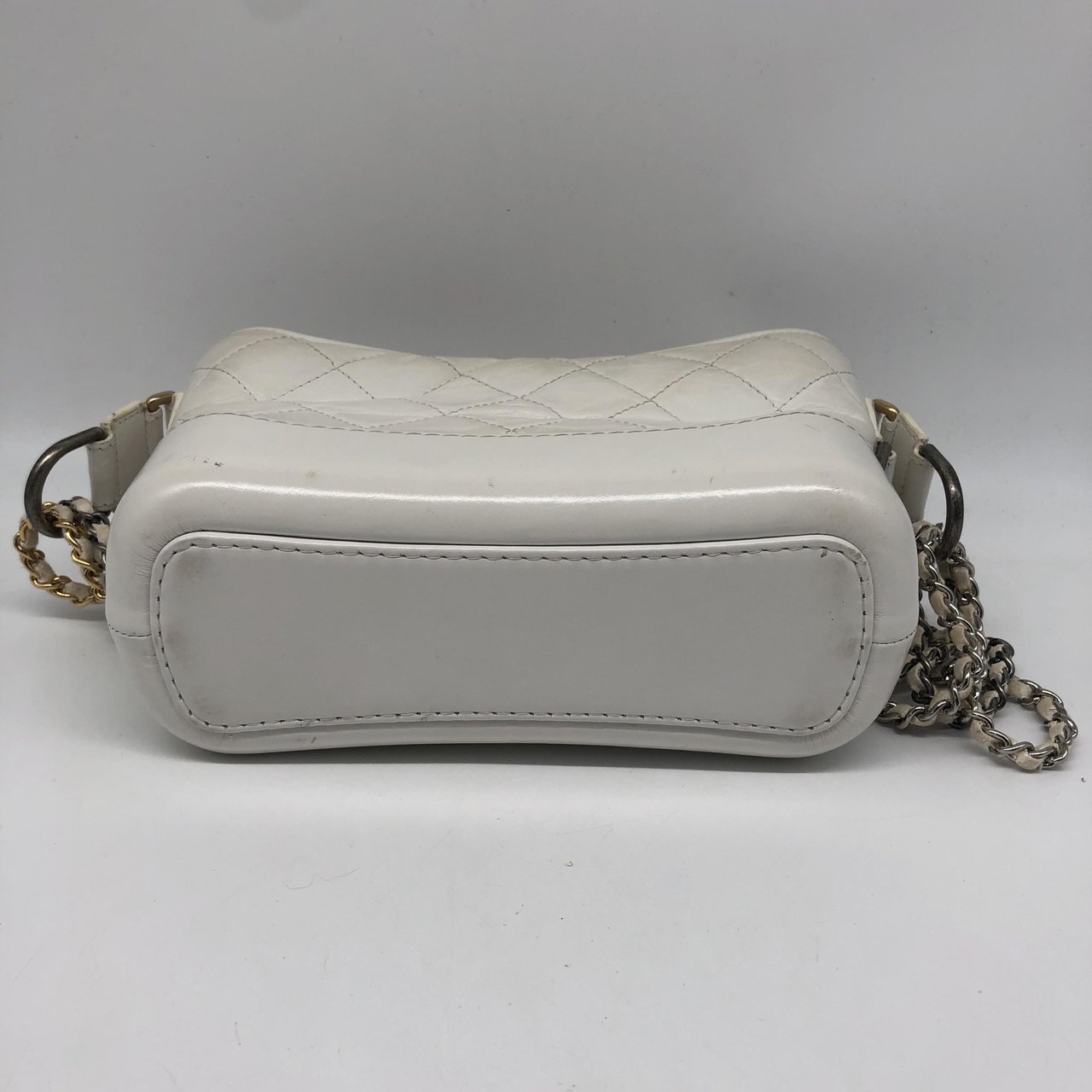 Chanel Gabrielle Hobo Quilted Aged Calfskin Small Wit