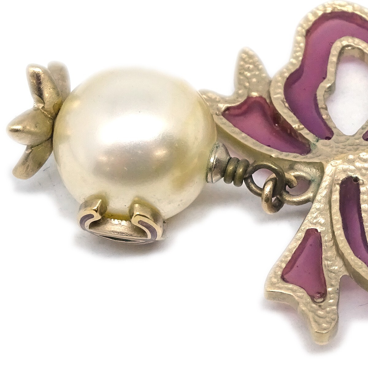 Chanel Chanel CC Bow Necklace Gold-plated with Artificial pearl Goud