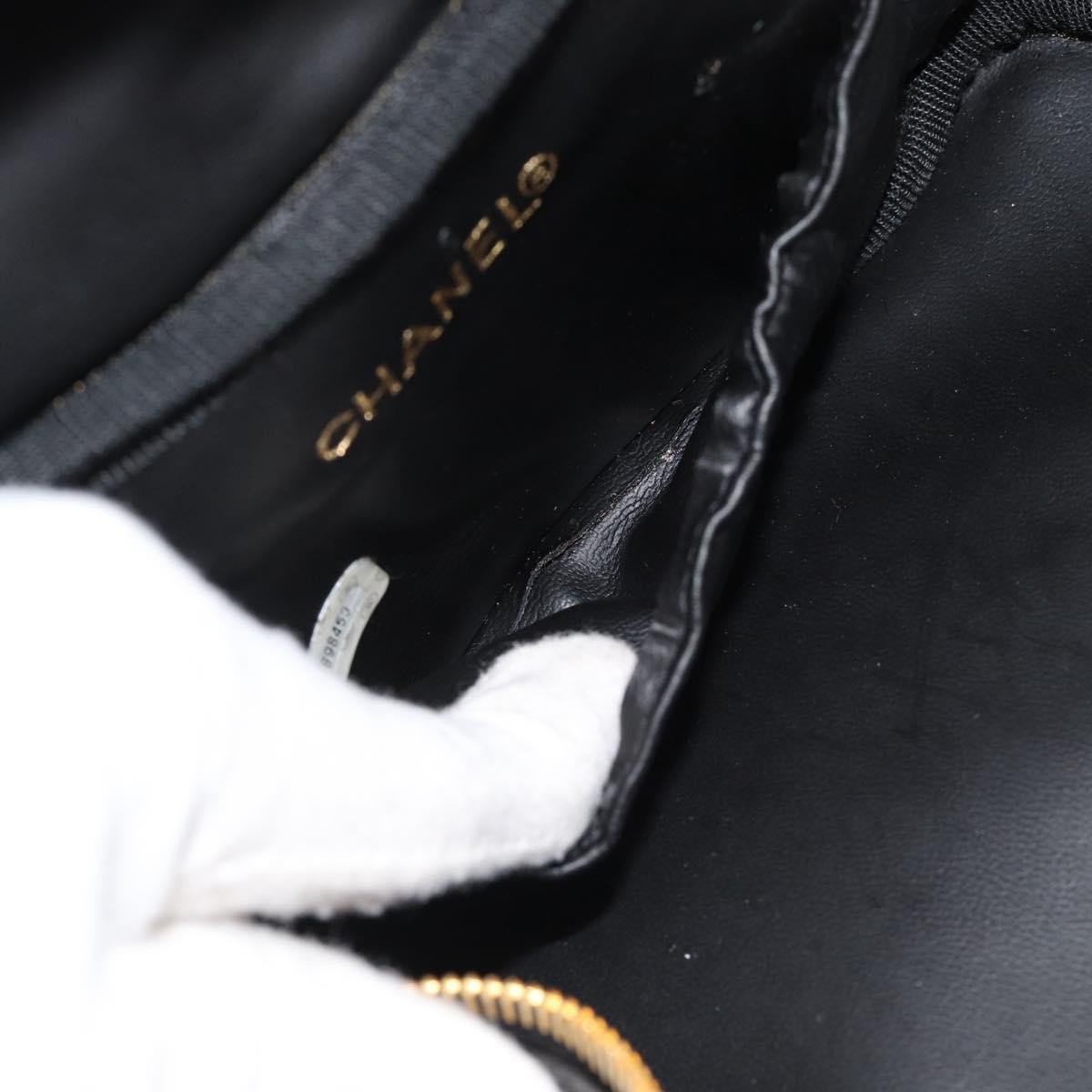 Chanel Vintage Timeless Cosmetic Case Patent Small Zwart