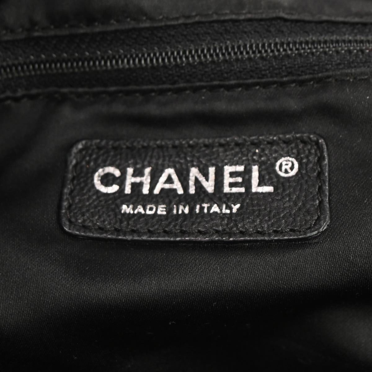 Chanel Chanel Baby Coco Cabas Quilted Leather Medium Zwart