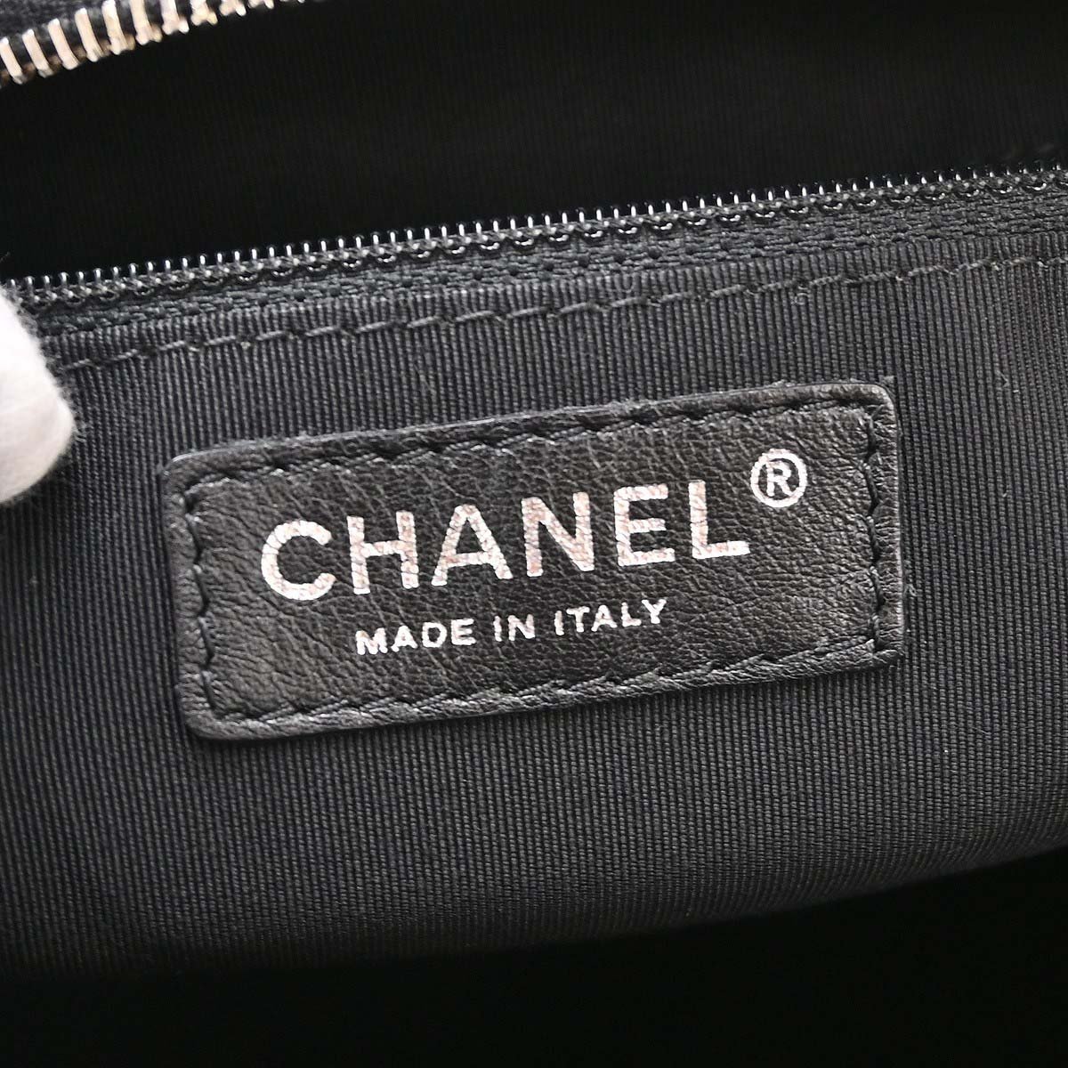 Chanel All Day Long Bowler Chevron Leather Medium Zwart