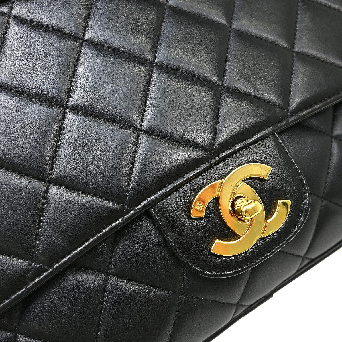 Chanel Chanel Vintage Square Classic Single Flap Bag Quilted Lambskin Mini Zwart