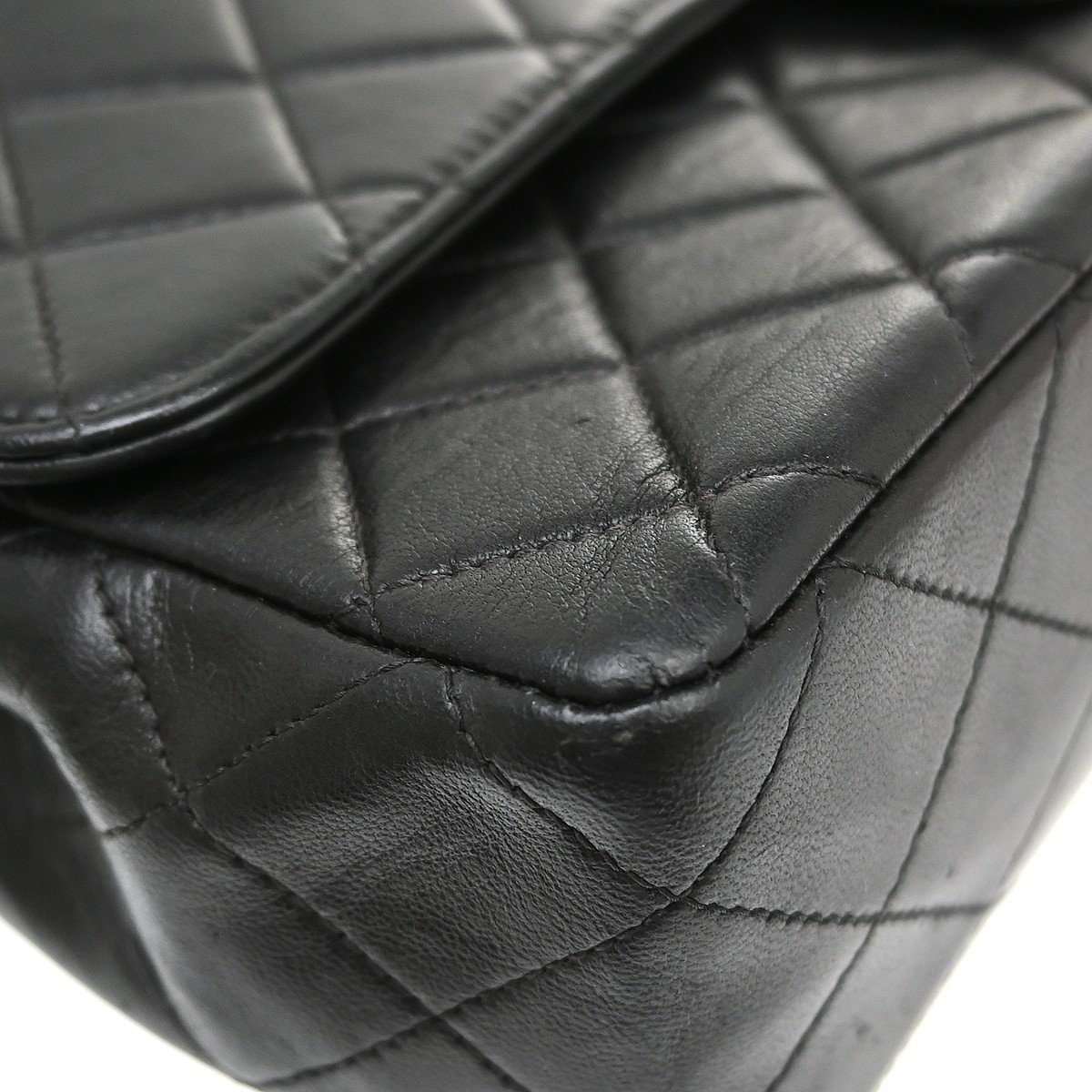 Chanel Vintage Square Classic Single Flap Quilted Lambskin Mini Zwart
