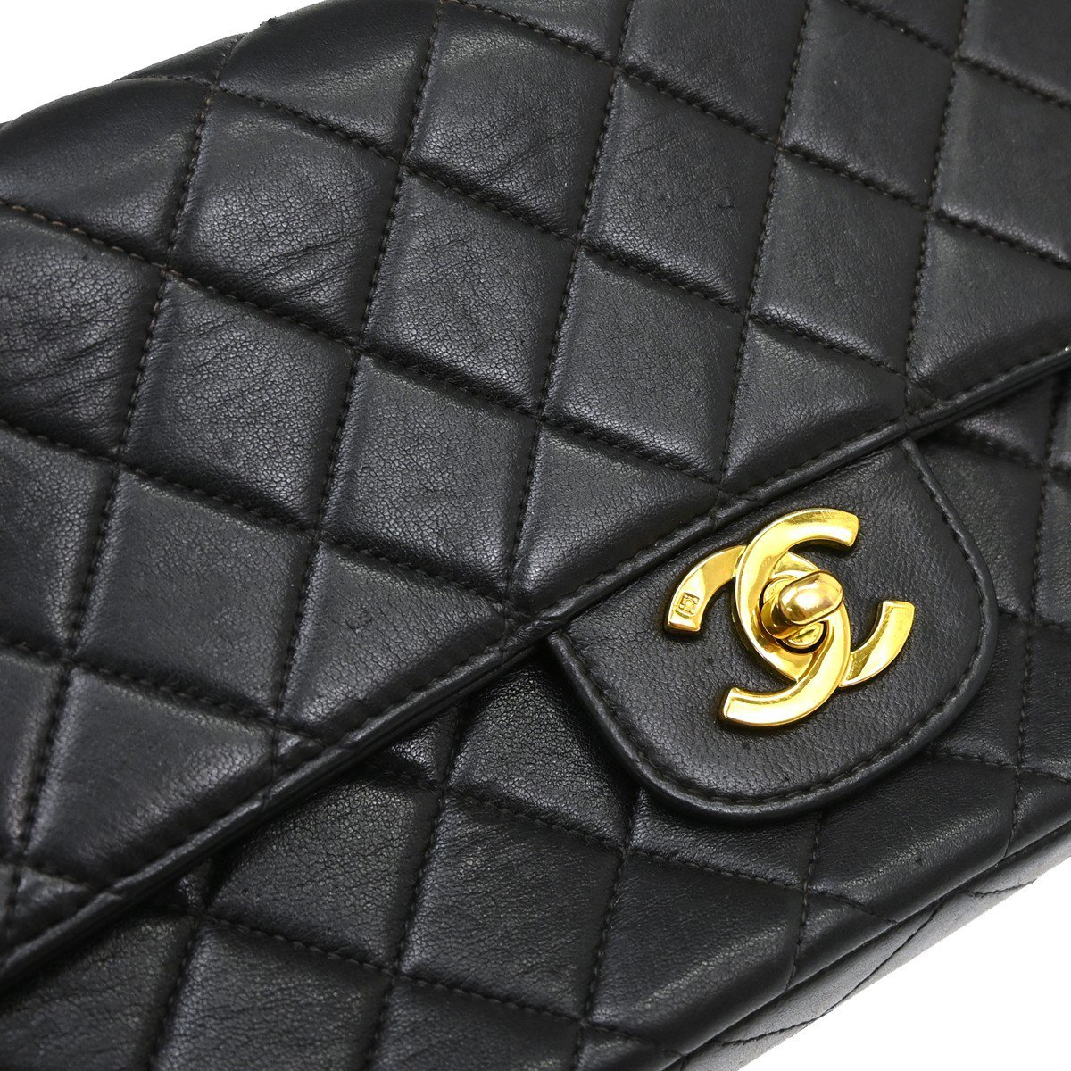 Chanel Vintage Square Classic Single Flap Quilted Lambskin Mini Zwart