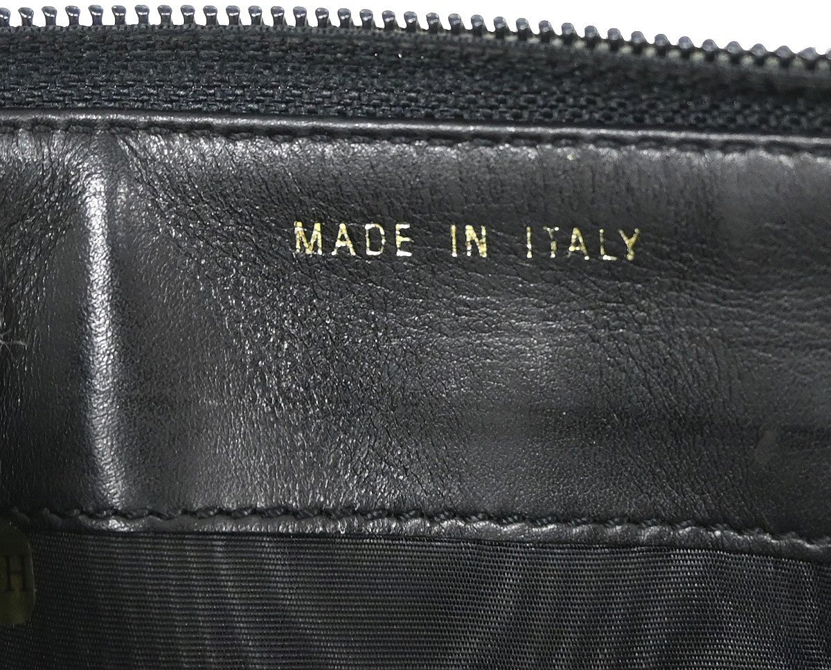 Chanel Portefeuille long CC logo calfskin leather MM Zwart