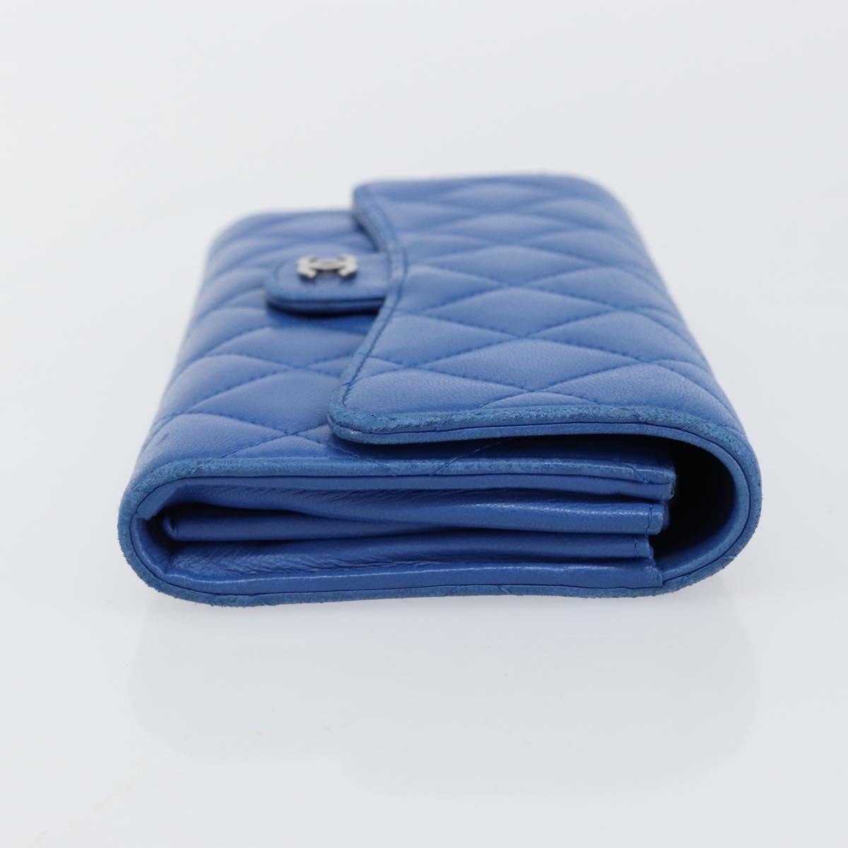 Chanel Chanel CC Gusset Classic Flap Wallet Quilted Lambskin Small Blauw