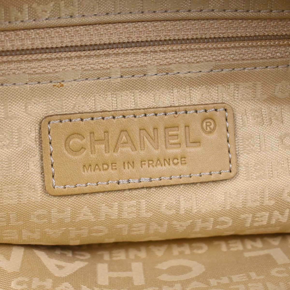 Chanel Chanel CC Bowler Leather Zwart