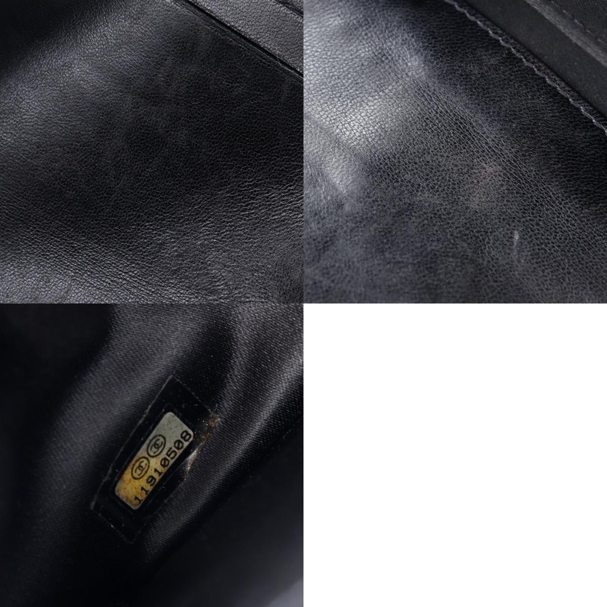 Chanel Chanel Bi-Fold Wallet Quilted Patent Zwart