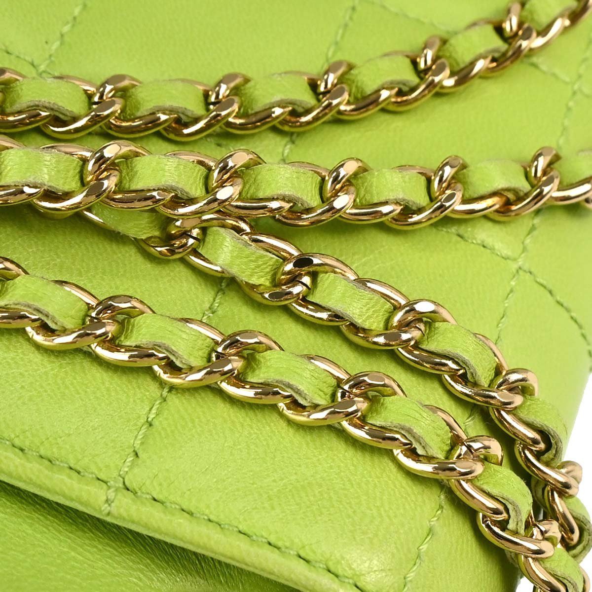 Chanel Chocolate Bar Mademoiselle Lock Chain Quilted velvet Groen