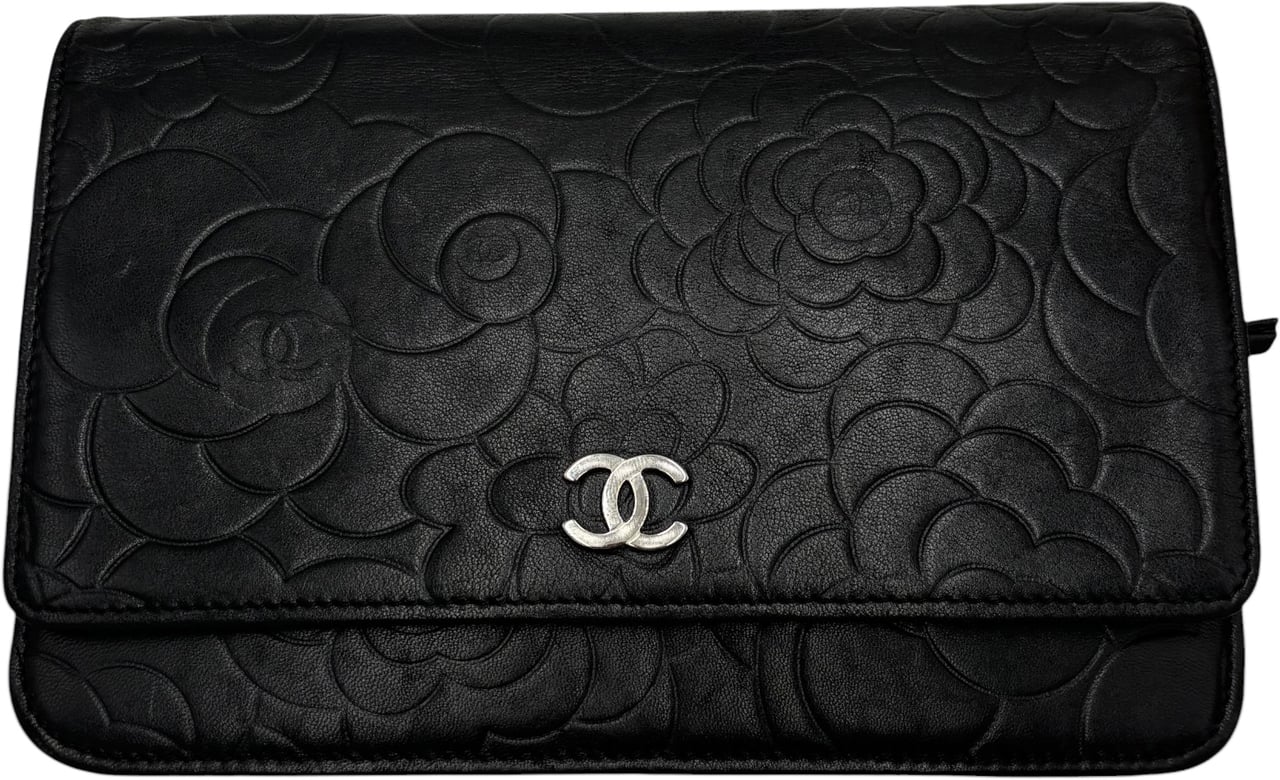 Chanel Sweet Camellia Wallet on Chain Quilted Lambskin Zwart