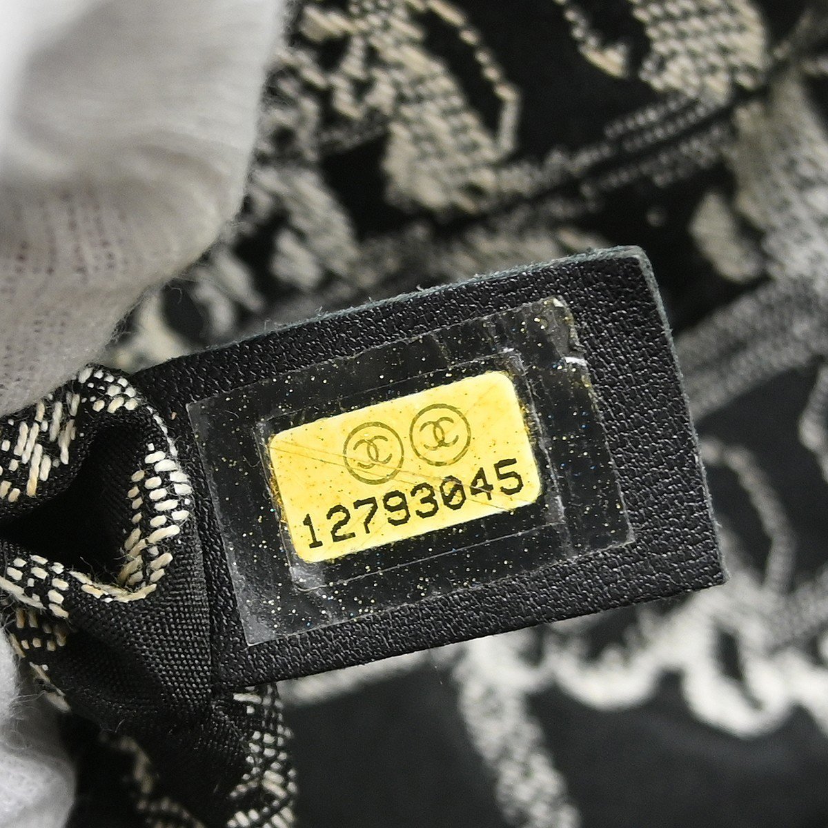 Chanel Essential 31 Rue Cambon Shopping Tote Leather Zwart