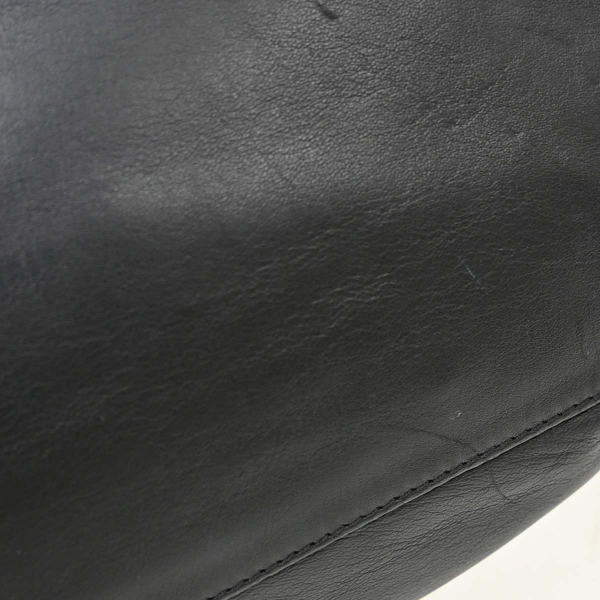 Chanel Essential 31 Rue Cambon Shopping Tote Leather Zwart