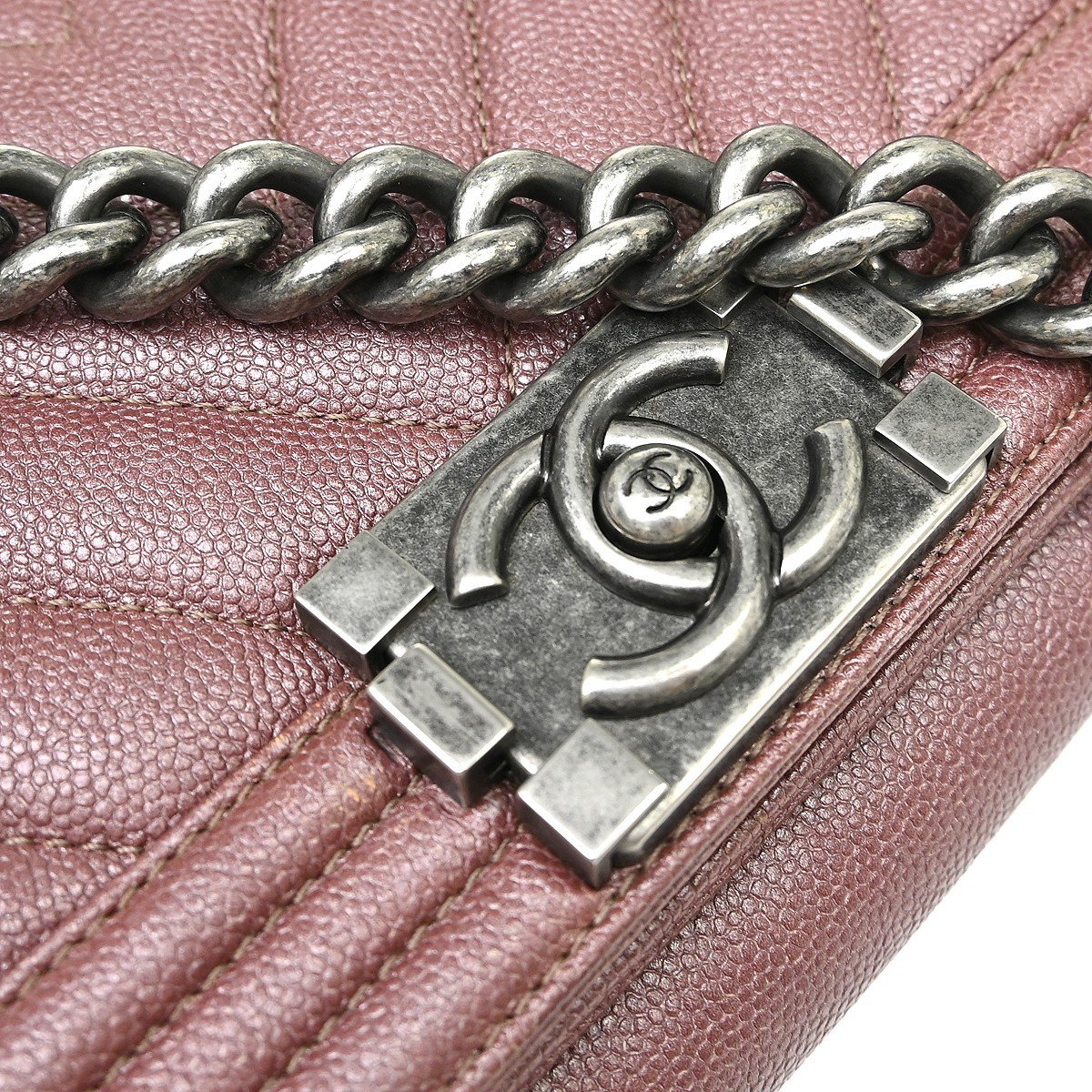 Chanel Boy Flap Chevron Caviar Small Paars