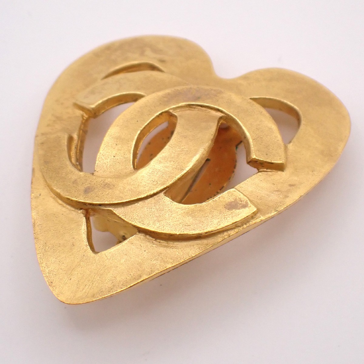 Chanel Chanel CC logo heart Gold-plated Goud