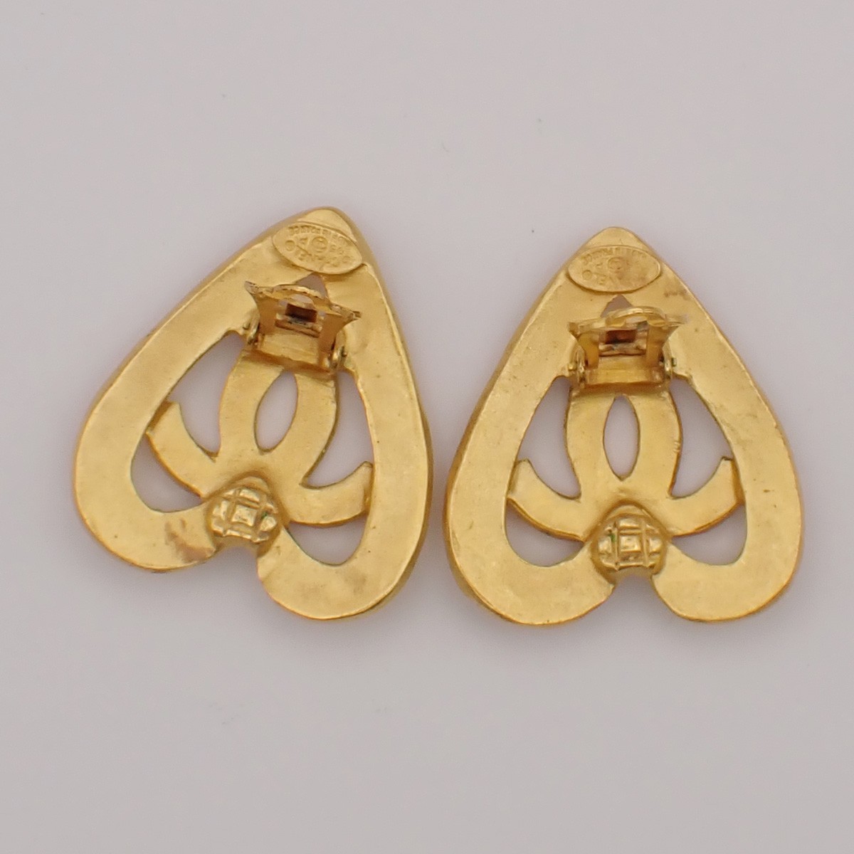 Chanel Chanel CC logo heart Gold-plated Goud