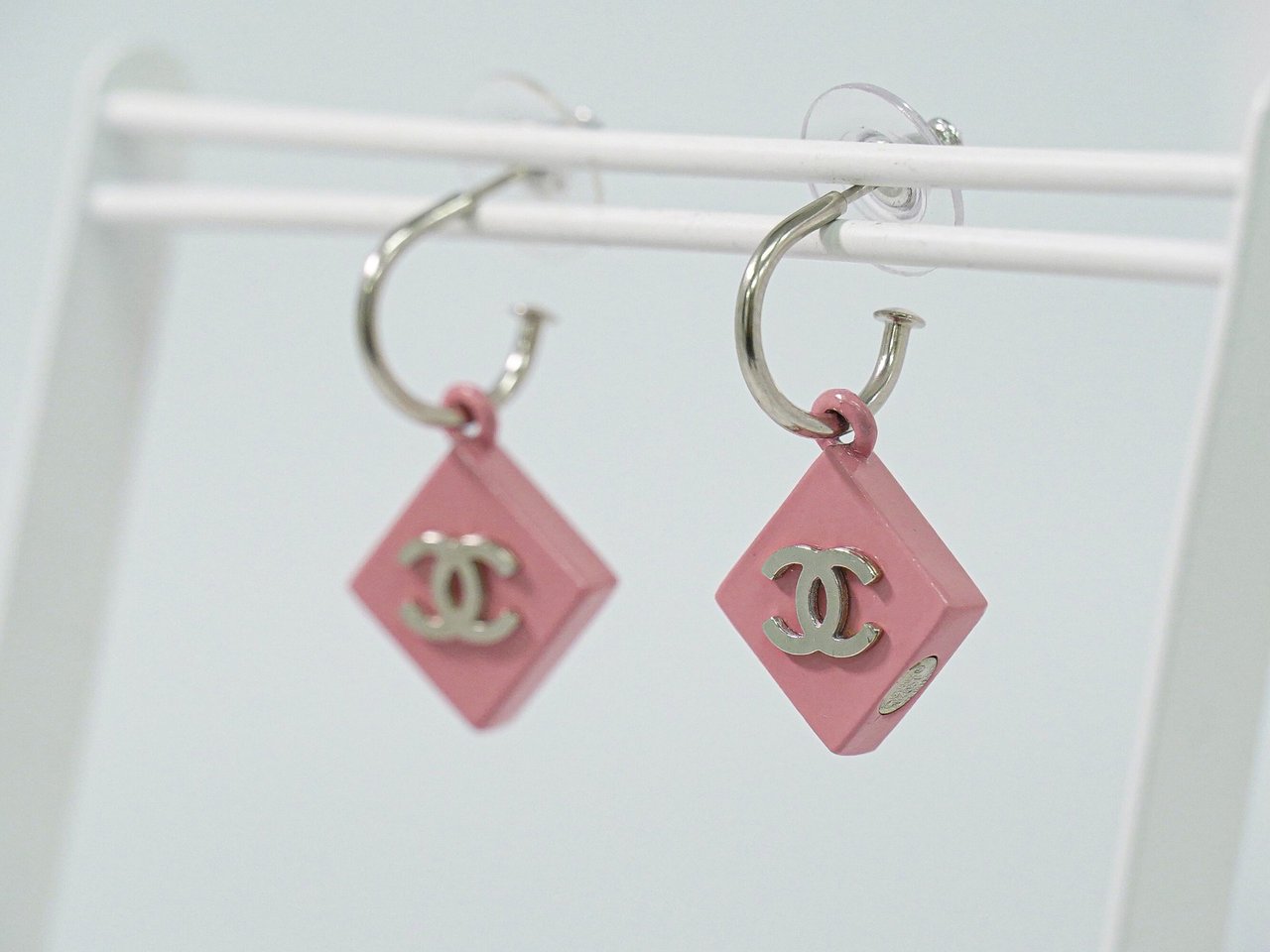 Chanel Vintage CC Square Drop Metal with Enamel and Lace Zilver