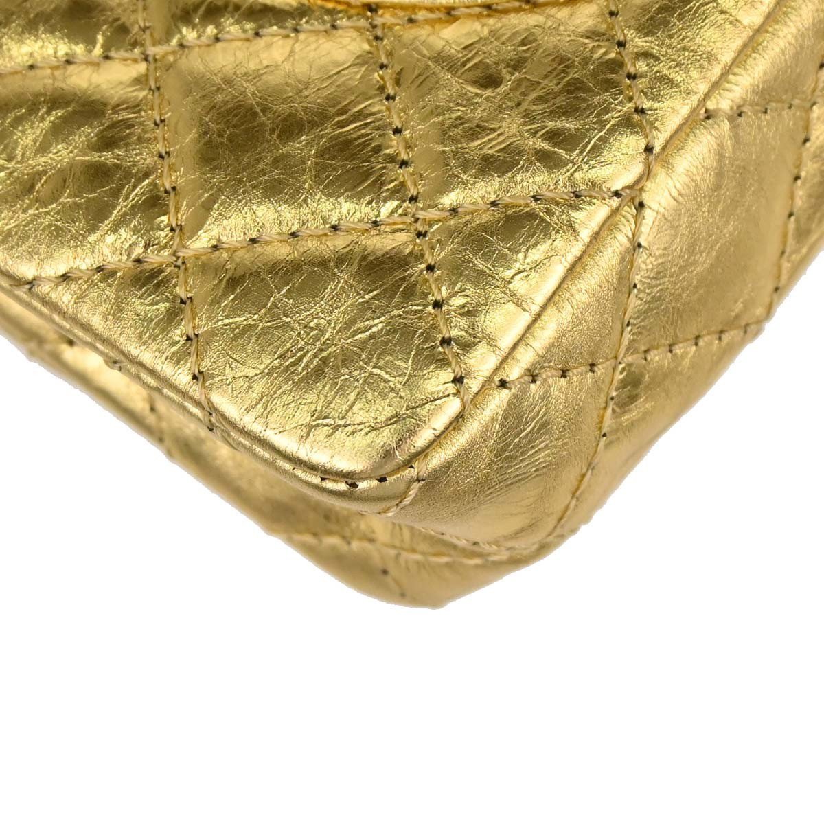 Chanel Reissue 2.55 Flap Metallic Leather Goud