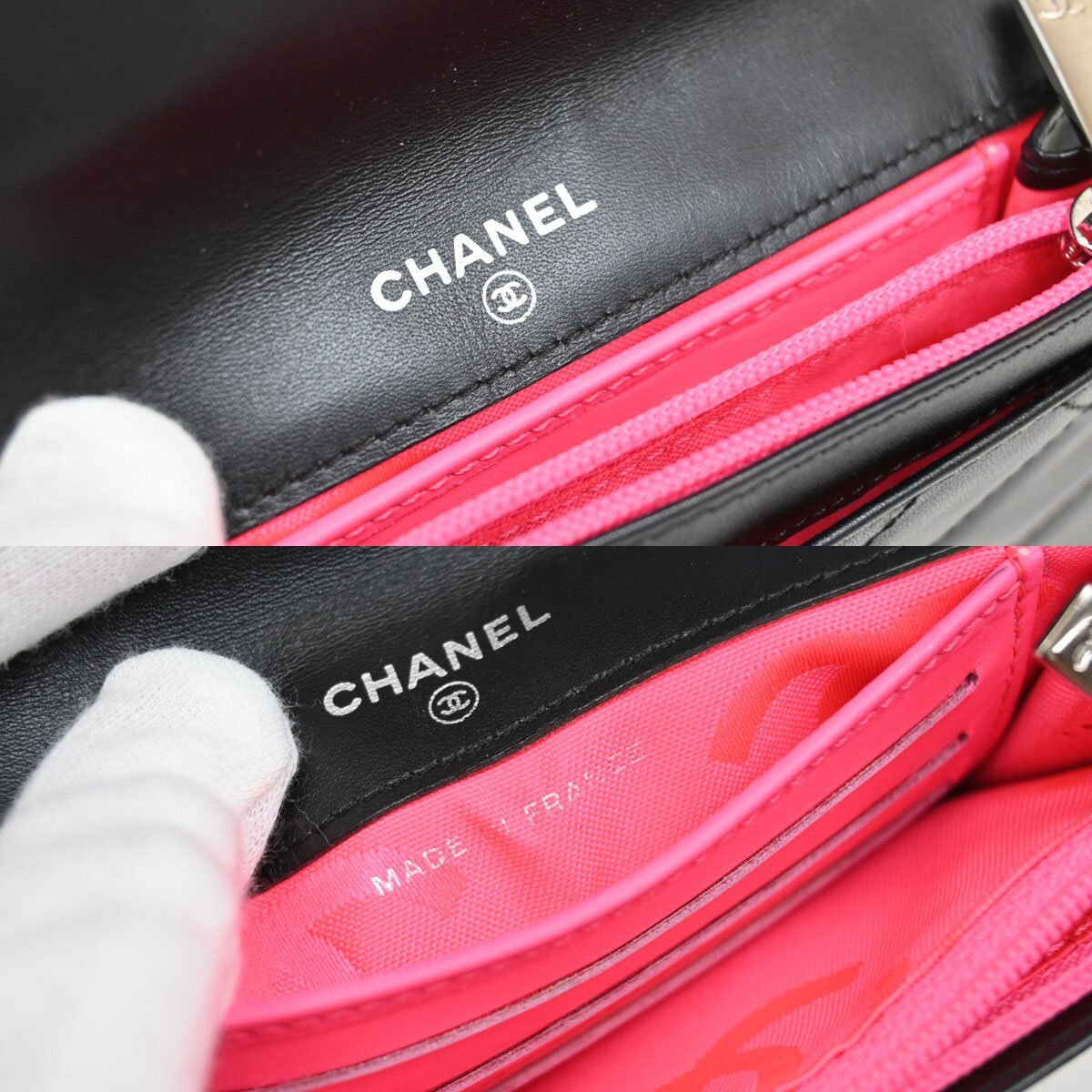 Chanel Chanel Cambon Bifold Wallet Quilted Lambskin small Zwart