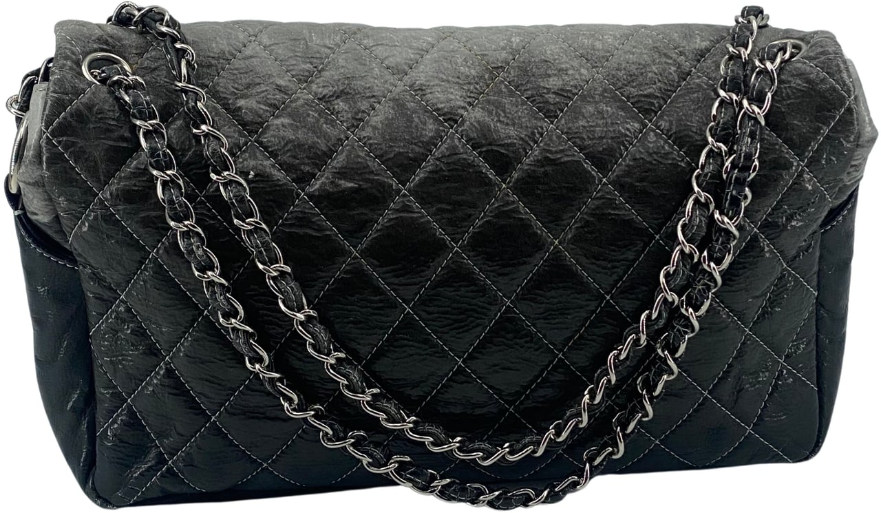 Chanel Chanel Melrose Degrade Flap Bag Quilted Patent Jumbo 30 x 20 x 10 Grijs