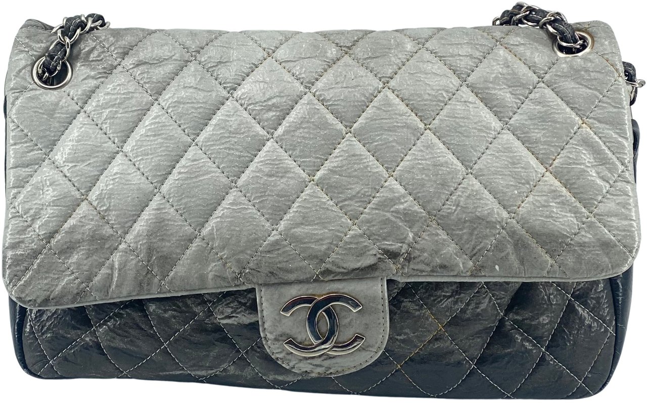 Chanel Chanel Melrose Degrade Flap Bag Quilted Patent Jumbo 30 x 20 x 10 Grijs