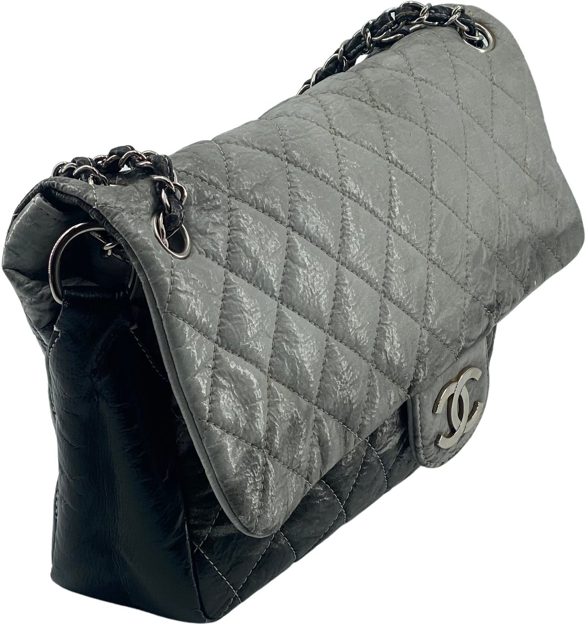 Chanel Chanel Melrose Degrade Flap Bag Quilted Patent Jumbo 30 x 20 x 10 Grijs