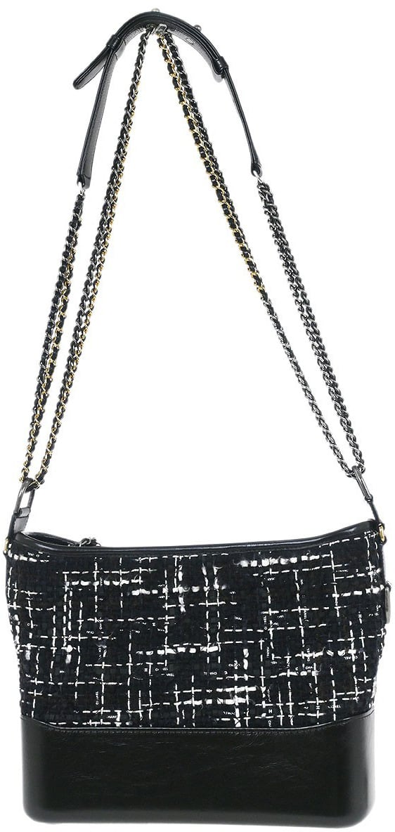 Chanel Chanel Gabrielle Hobo Quilted Tweed and Calfskin Medium Zwart