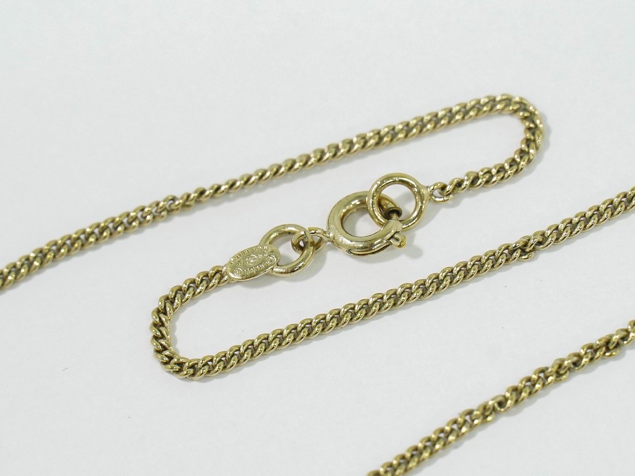 Chanel Chanel Rainbow CC Pendant Necklace Metal and Crystals Goud