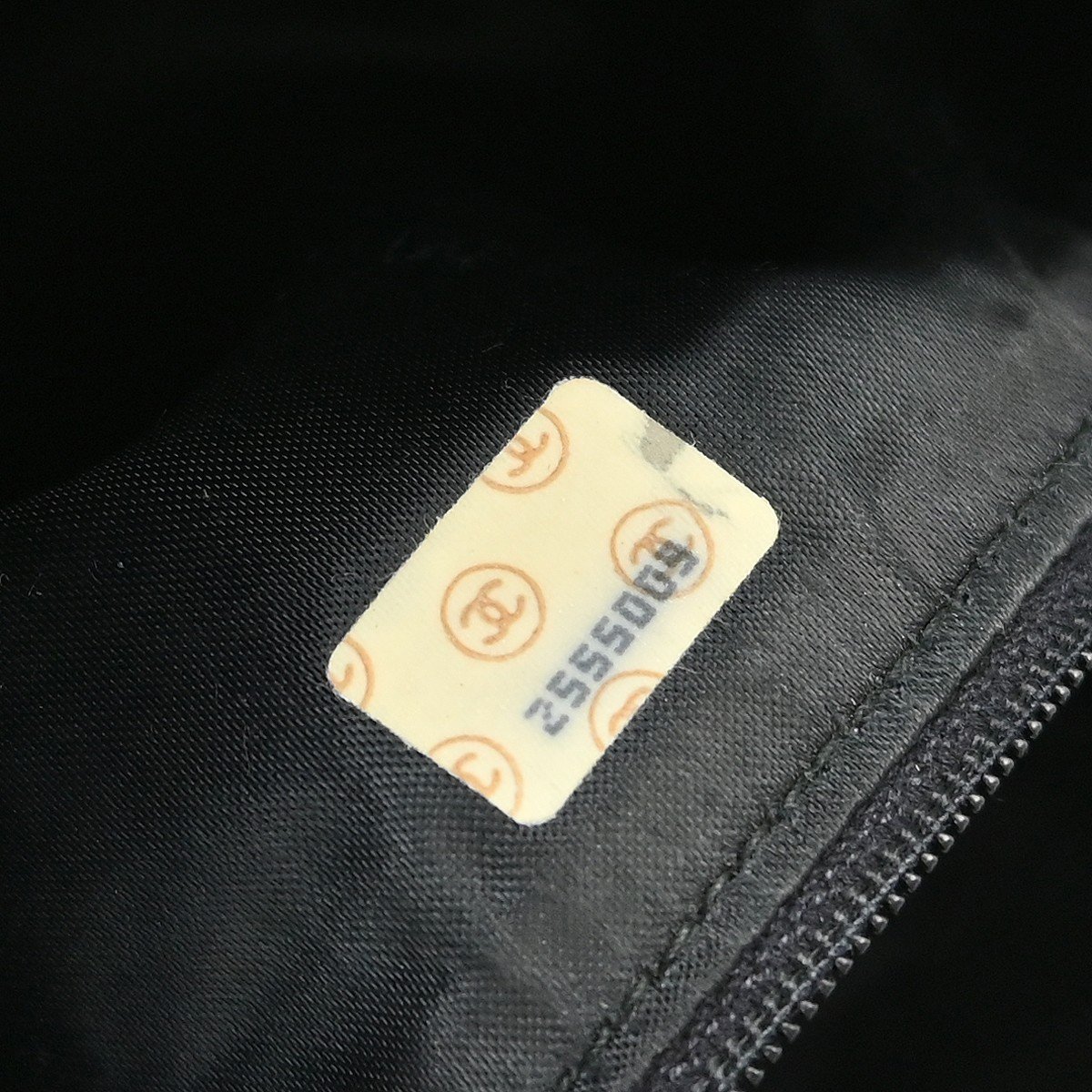 Chanel Vintage Camera Tassel Quilted Leather Medium Zwart