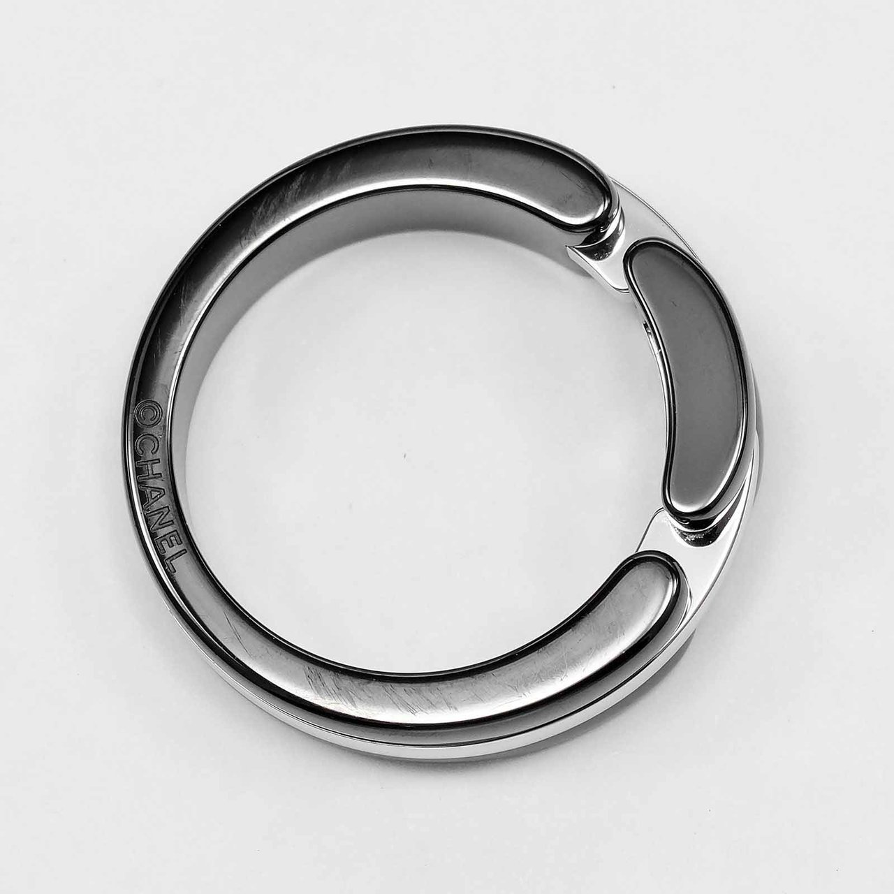 Chanel Ultra 18K White Gold and Ceramic Zilver