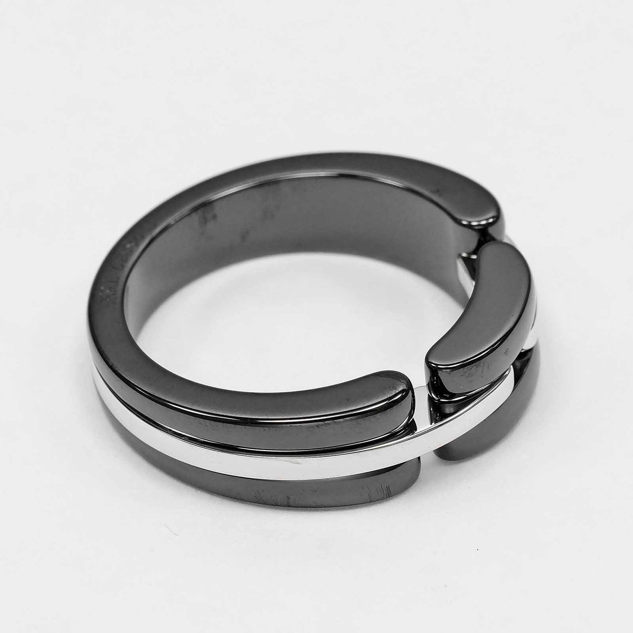 Chanel Ultra 18K White Gold and Ceramic Zilver