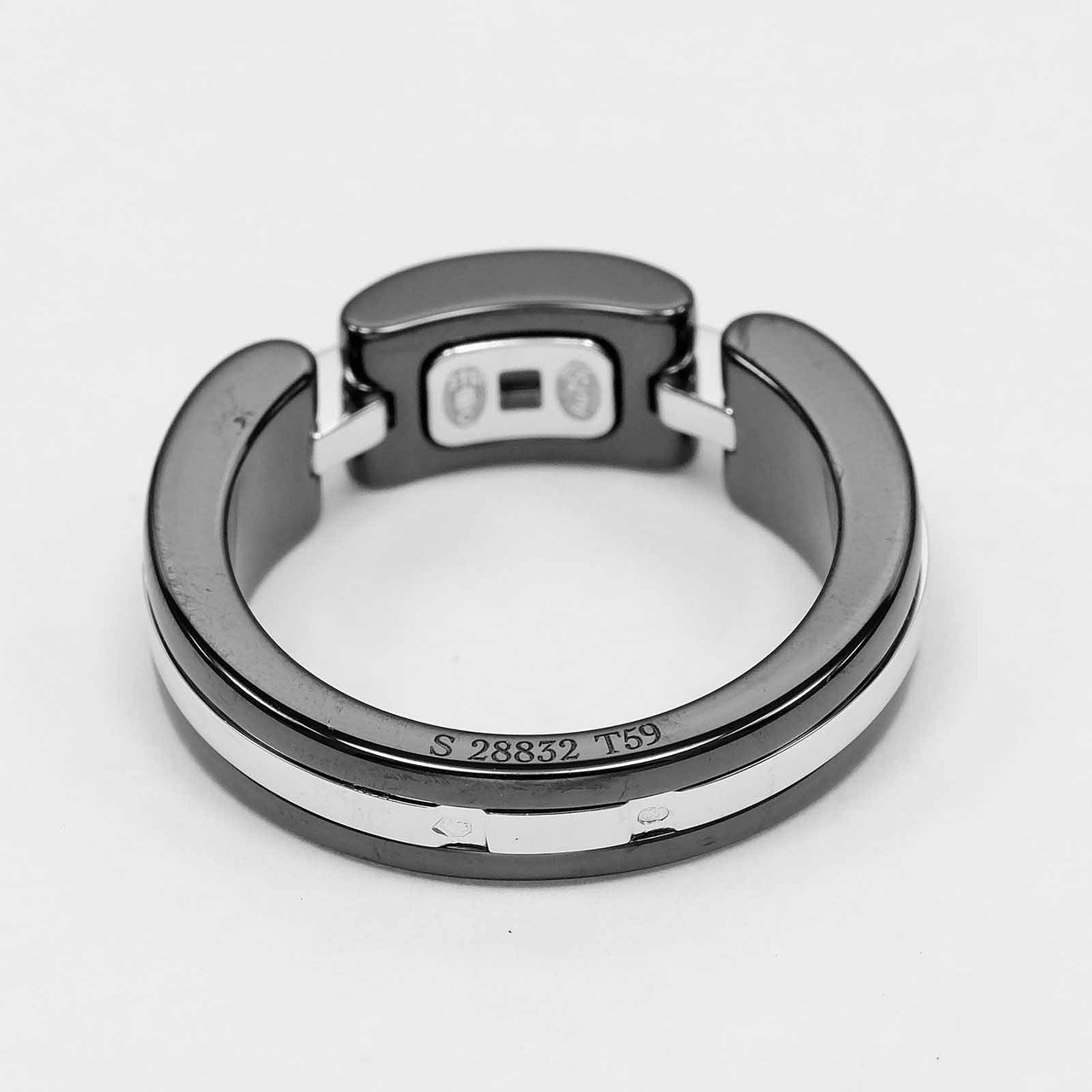 Chanel Ultra 18K White Gold and Ceramic Zilver